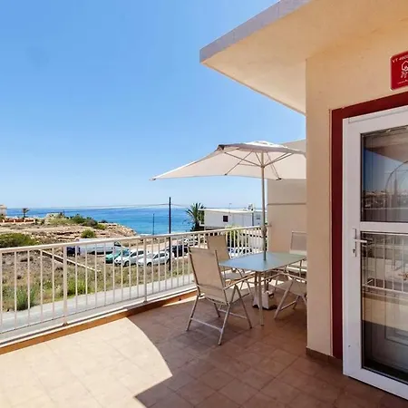 3 Bedrooms With Wifi At 1 Km Away From The Apartment