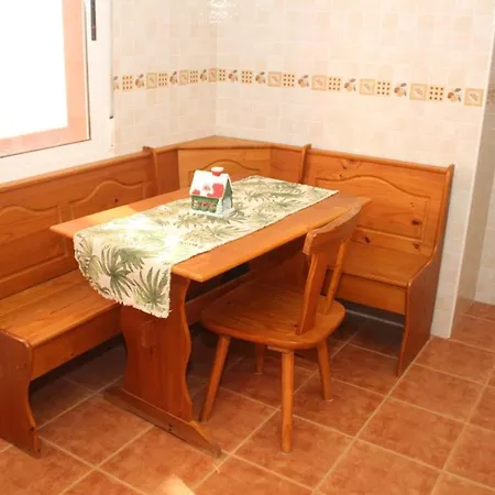 3 Bedrooms With Wifi At 1 Km Away From The
